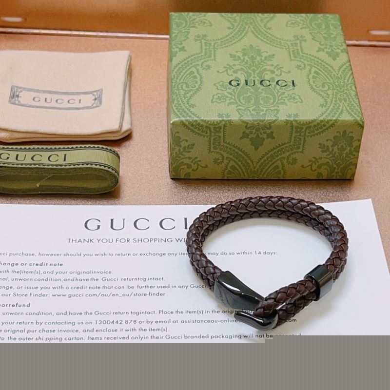G*u*i bracelets